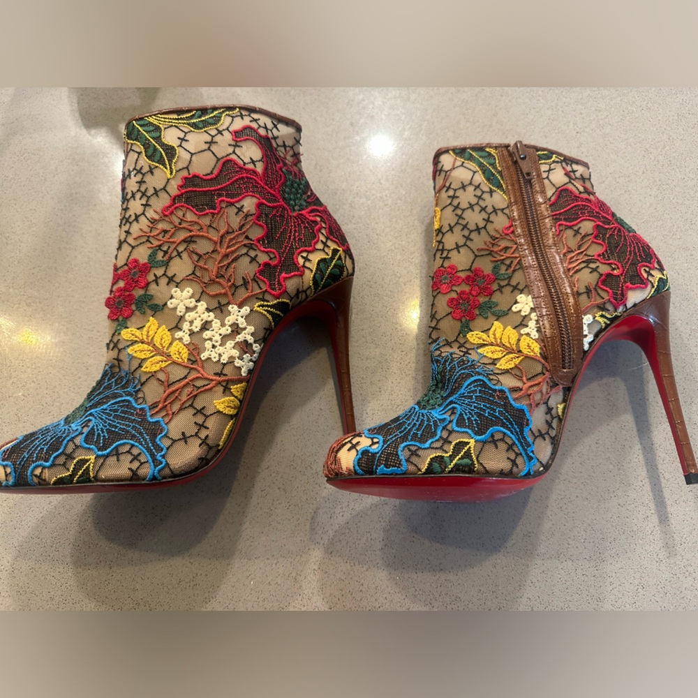 Authentic Size 8 Christian Louboutons